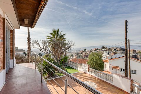 Reihenhaus in Esplugues De Llobregat, Barcelona - Foto 1