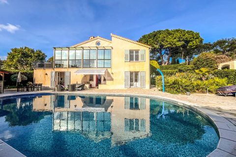 Villa i Antibes, Alpes-Maritimes, Antibes - € 3.980.000 | Ref: 84208257 - foto 1