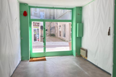 Casa de pueblo en Confolens, Charente - foto 2