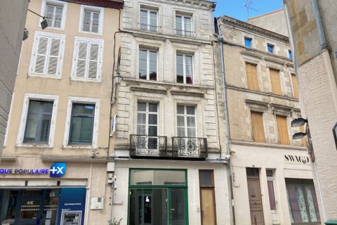Casa de pueblo en Confolens, Charente - foto 3