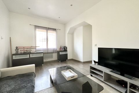 Villa i Nimes, Gard, Nimes - € 157.000 | Ref: 22CM - foto 1