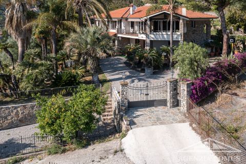 Villa a Bordighera, Imperia, Bordighera - € 1.150.000 | Ref: AG-DOM 5220 - foto 2