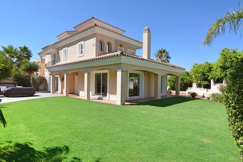Villa i La Duquesa, Malaga, La Duquesa - € 985.000 | Ref: TPA050203 - foto 1