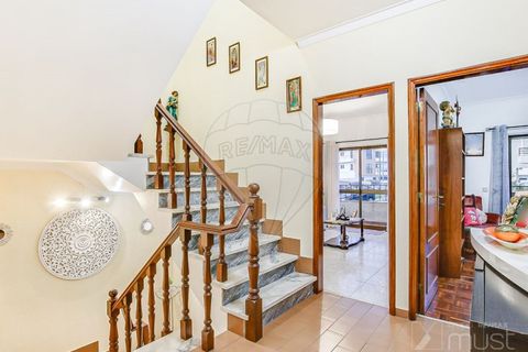 Villa i Amadora, Lisbon, Amadora - € 550.000 | Ref: 124151193-4 - foto 5