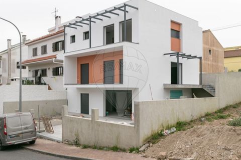 Villa i Amadora, Lisbon, Amadora - € 645.000 | Ref: 124151193-13 - foto 1