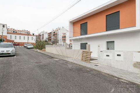 Villa i Amadora, Lisbon, Amadora - € 645.000 | Ref: 124151193-13 - foto 2