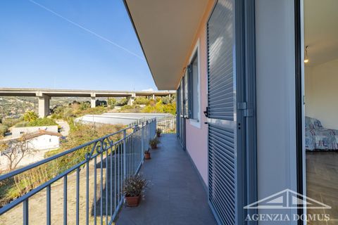 Villa a Bordighera, Imperia, Bordighera - € 490.000 | Ref: AG-DOM 5200 - foto 10