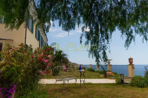 Villa i Sanremo, Imperia, Sanremo - € 1.800.000 | Ref: VGB-595 (2) - foto 1