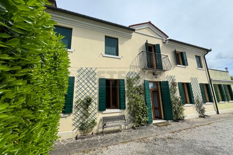 Villa a Mirano, Venice, Mirano - € 690.000 | Ref: MIV1626 - foto 2