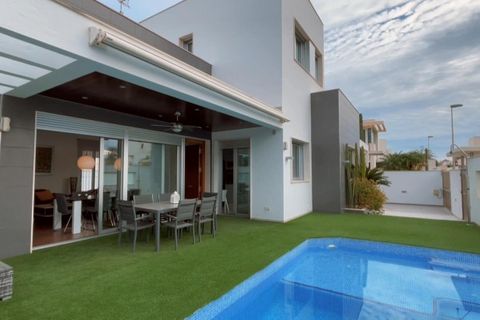 Villa a Mil Palmeras, Alicante, Mil Palmeras - € 590.000 | Ref: mp0004 - foto 5
