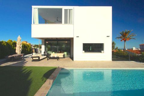 Villa i Denia, Alicante, Denia - € 1.150.000 | Ref: L00303 - foto 2