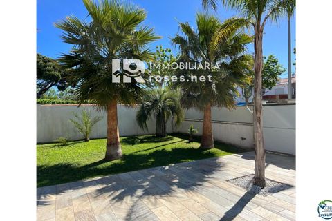Villa i Empuriabrava, Gerona, Empuriabrava - € 1.099.000 | Ref: 2925 - foto 7