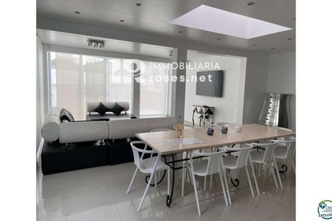 Villa i Empuriabrava, Gerona, Empuriabrava - € 1.099.000 | Ref: 2925 - foto 29