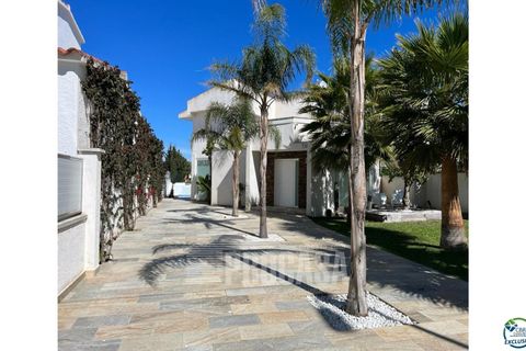 Villa i Empuriabrava, Gerona, Empuriabrava - € 1.099.000 | Ref: 3246 - foto 3
