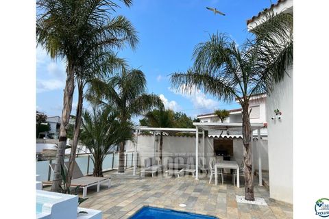 Villa i Empuriabrava, Gerona, Empuriabrava - € 1.099.000 | Ref: 3246 - foto 17