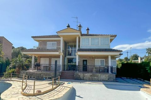 Villa i Manises, Valencia, Manises - € 750.000 | Ref: V101/6084 - foto 1