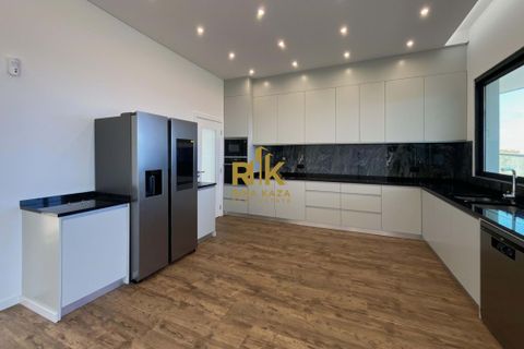 Villa i Machico, Madeira, Machico - € 1.250.000 | Ref: RK11461 - foto 2