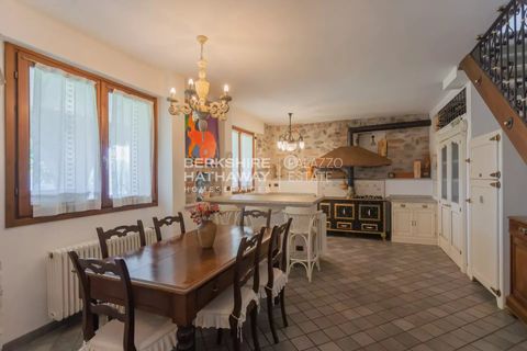 Landejendom i Perledo, Lecco, Perledo - € 3.700.000 | Ref: ILO3086 - foto 9