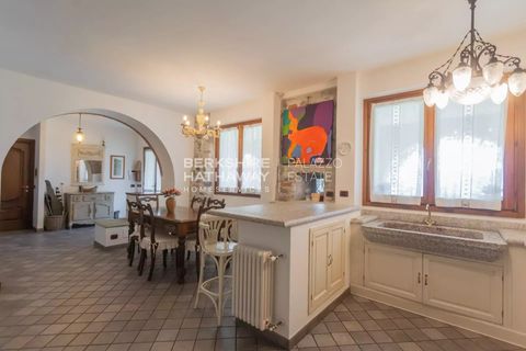 Landejendom i Perledo, Lecco, Perledo - € 3.700.000 | Ref: ILO3086 - foto 15