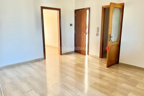 Apartament a Bari, Bari, Bari - € 700/mes | Ref: A02476 - foto 2