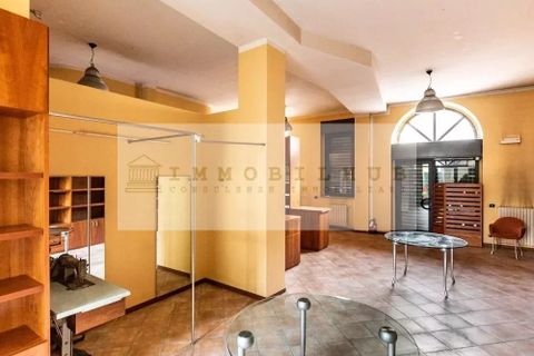 Erhvervsejendom i Desio, Monza and Brianza, Desio - € 110.000 | Ref: Ser008 - foto 8