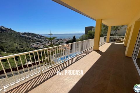Villa a Roses, Gerona, Roses - € 750.000 | Ref: 3298 - foto 1