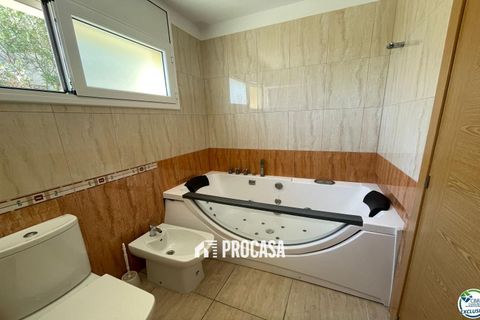 Villa a Roses, Gerona, Roses - € 750.000 | Ref: 3298 - foto 17