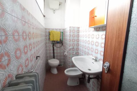 L'establiment comercial a Modena, Modena, Modena - € 900/mes | Ref: 1570 - foto 9