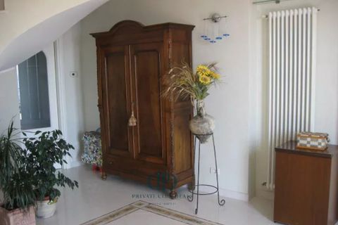Villa i Sanremo, Imperia, Sanremo - € 1.000.000 | Ref: 85043690 - foto 10