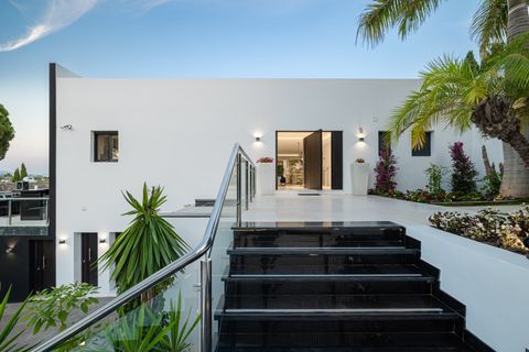Villa a Marbella, Malaga, Marbella - € 3.950.000 | Ref: PANR-15069 - foto 35