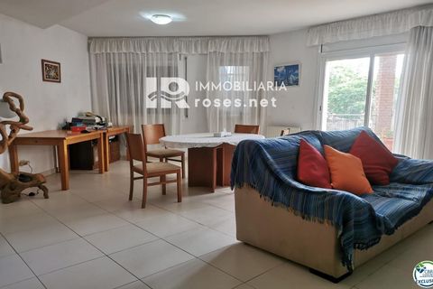 Villa a Roses, Gerona, Roses - € 286.000 | Ref: 3040 - foto 11
