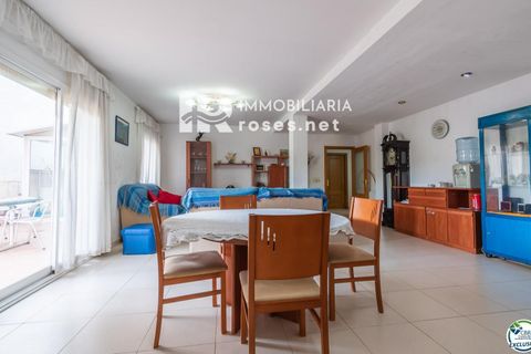 Villa a Roses, Gerona, Roses - € 286.000 | Ref: 3040 - foto 8