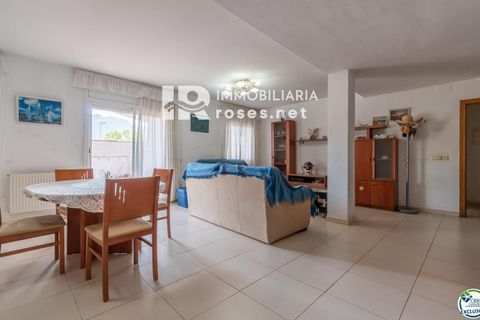 Villa a Roses, Gerona, Roses - € 286.000 | Ref: 3040 - foto 10