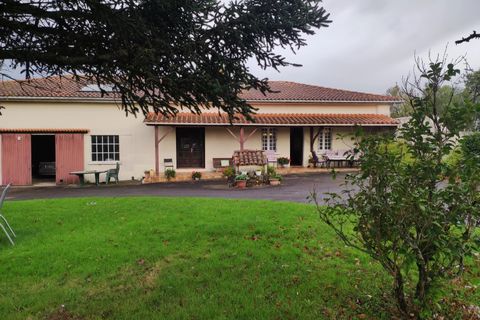 Villa i Montbron, Charente, Montbron - € 162.000 | Ref: BVI67795 - foto 1