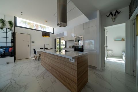 Villa a Finestrat, Alicante, Finestrat - € 7.000/mes | Ref: ALQFT502933/6084 - foto 8