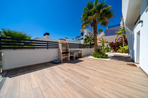 Villa a Finestrat, Alicante, Finestrat - € 7.000/mes | Ref: ALQFT502933/6084 - foto 35