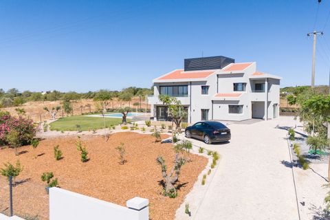 Villa i Almancil, Faro, Almancil - € 1.795.000 | Ref: LBRT292 - foto 1