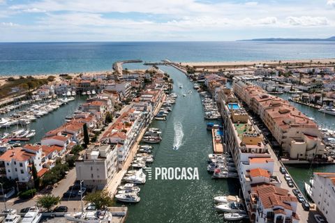 Rækkehus i Empuriabrava, Gerona, Empuriabrava - € 639.000 | Ref: 3436 - foto 1
