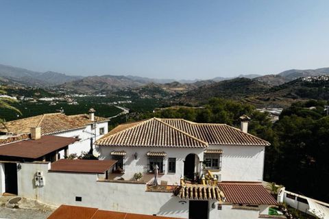 Villa i Almunecar, Granada, Almunecar - € 380 000 | Ref: PSRE-V1148 - foto 3