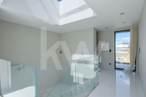 Villa i Amadora, Lisbon, Amadora - € 2.400.000 | Ref: 1196-8246 - foto 18