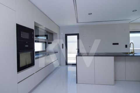 Villa i Amadora, Lisbon, Amadora - € 2.400.000 | Ref: 1196-8246 - foto 33
