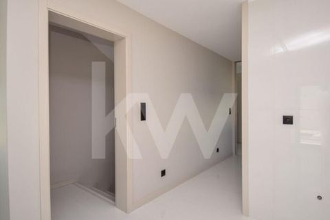 Villa i Amadora, Lisbon, Amadora - € 2.400.000 | Ref: 1196-8246 - foto 34