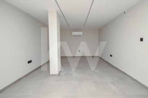 Villa i Amadora, Lisbon, Amadora - € 2.400.000 | Ref: 1196-8246 - foto 42