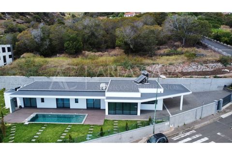 Bungalow i Machico, Madeira, Machico - € 1.250.000 | Ref: CAS_113 - foto 1