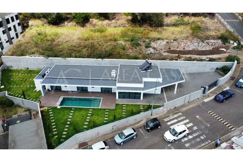 Bungalow i Machico, Madeira, Machico - € 1.250.000 | Ref: CAS_113 - foto 4