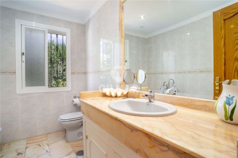 Villa i Estepona, Malaga, Estepona - € 1.075.000 | Ref: 201168 - foto 12