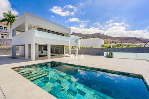 Villa i Adeje, Tenerife, Adeje - € 1.800.000 | Ref: 1057 - foto 1