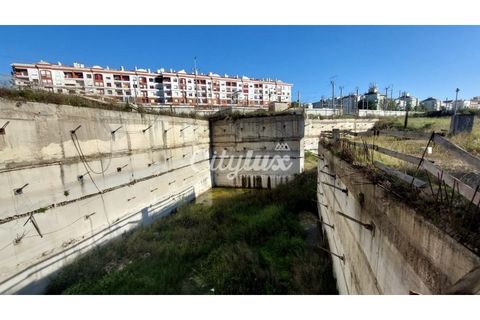Helårsgrund i Amadora, Lisbon, Amadora - € 3.000.000 | Ref: CL24033.CS - foto 1