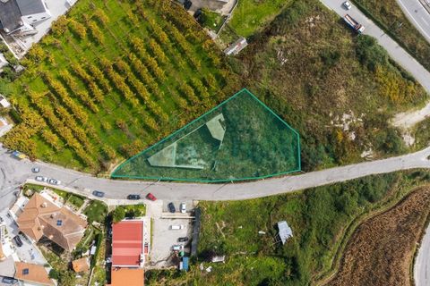 Helårsgrund i Lousada, Porto, Lousada - € 130.000 | Ref: F2401.076 - foto 1