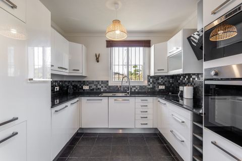 Villa a Estepona, Malaga, Estepona - € 799.000 | Ref: R4646260 - foto 4